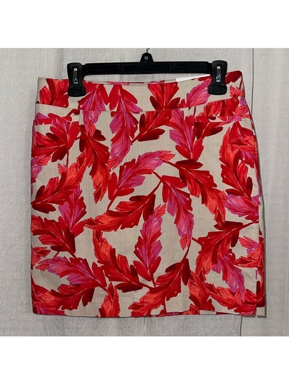 Chico’s 0.5/6 Cream Coral Red Pink Leaf Print Brigitte Fiesta Skort